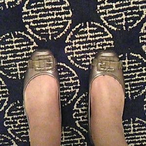 Donated to Goodwill!!  Women's Bandolino Shoes